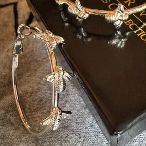 Joan Rivers Classics Collection Triple Bee Silver Hoop Earrings (NIB) 🐝